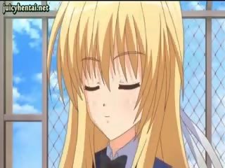 Blondinė anime mažutė daro masturbavimas pėdomis