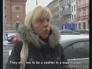 Tchèque trentenaire donne une tête pour une passionné pénis